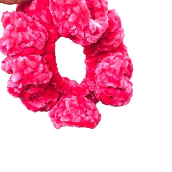 Free Love Hair Scrunchie - Luxe Velour Hair Tie - Picture 6 of 15